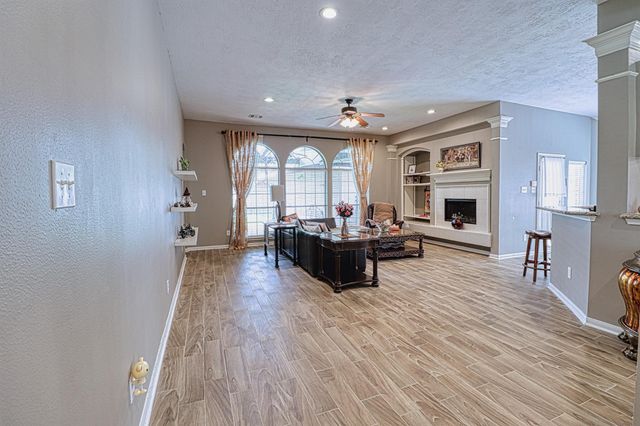 2123 Meadow Park Circle, Missouri City, TX 77459