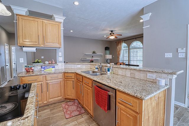 2123 Meadow Park Circle, Missouri City, TX 77459