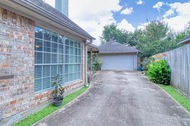 2123 Meadow Park Circle, Missouri City, TX 77459