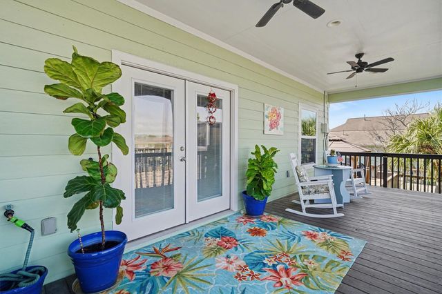 437 Pompano Street, Bayou Vista, TX 77563