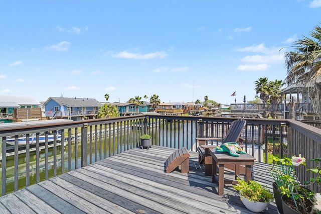 437 Pompano Street, Bayou Vista, TX 77563