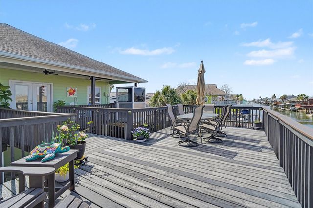 437 Pompano Street, Bayou Vista, TX 77563