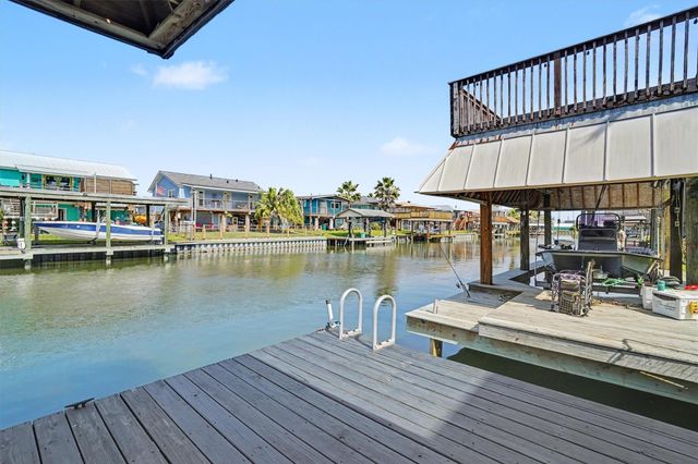 437 Pompano Street, Bayou Vista, TX 77563