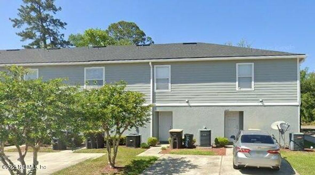 8649 MCGIRTS VILLAGE Lane, Jacksonville, FL 32244