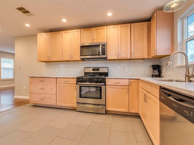 4412 Gillis ST B, Austin, TX 78745