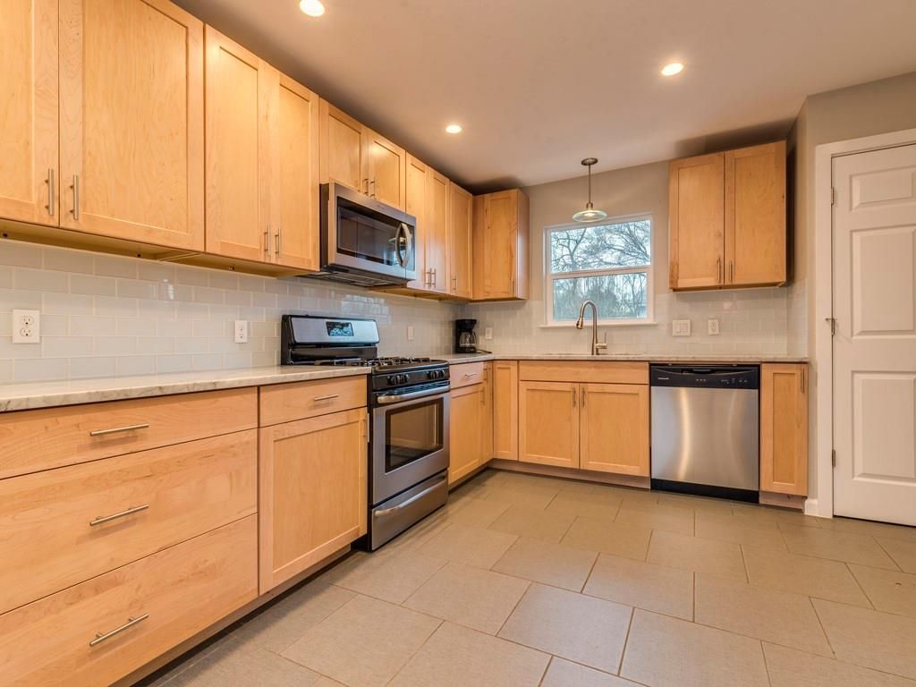 4412 Gillis ST B, Austin, TX 78745