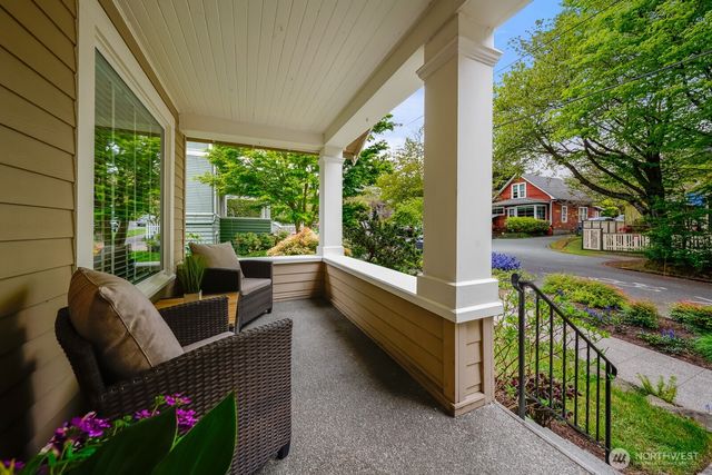 6703 17th Avenue NW, Seattle, WA 98117