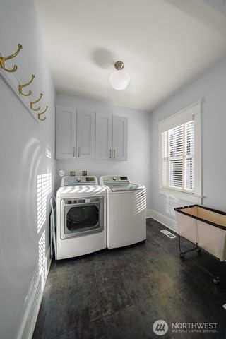 6703 17th Avenue NW, Seattle, WA 98117