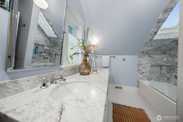 6703 17th Avenue NW, Seattle, WA 98117