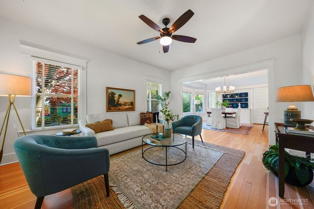 6703 17th Avenue NW, Seattle, WA 98117