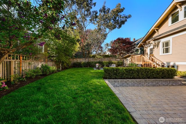 6703 17th Avenue NW, Seattle, WA 98117