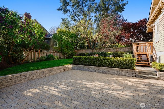 6703 17th Avenue NW, Seattle, WA 98117