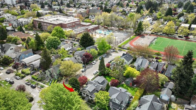 6703 17th Avenue NW, Seattle, WA 98117