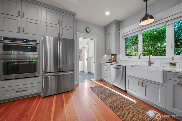 6703 17th Avenue NW, Seattle, WA 98117