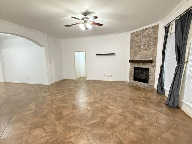 5852 Windy Meadow Lane, Grand Prairie, TX 75052