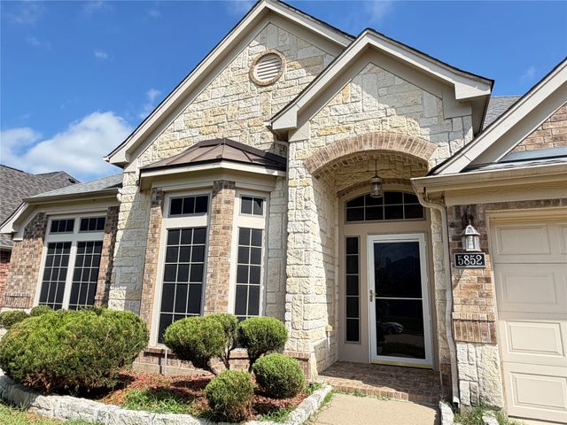 5852 Windy Meadow Lane, Grand Prairie, TX 75052