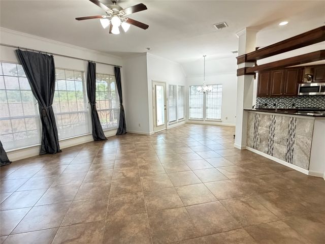 5852 Windy Meadow Lane, Grand Prairie, TX 75052
