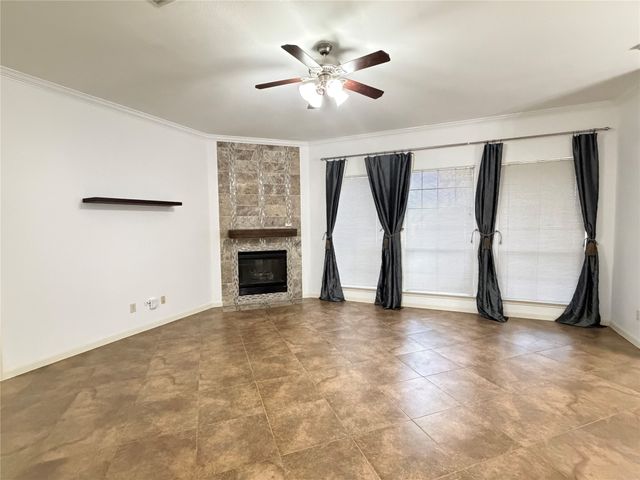 5852 Windy Meadow Lane, Grand Prairie, TX 75052