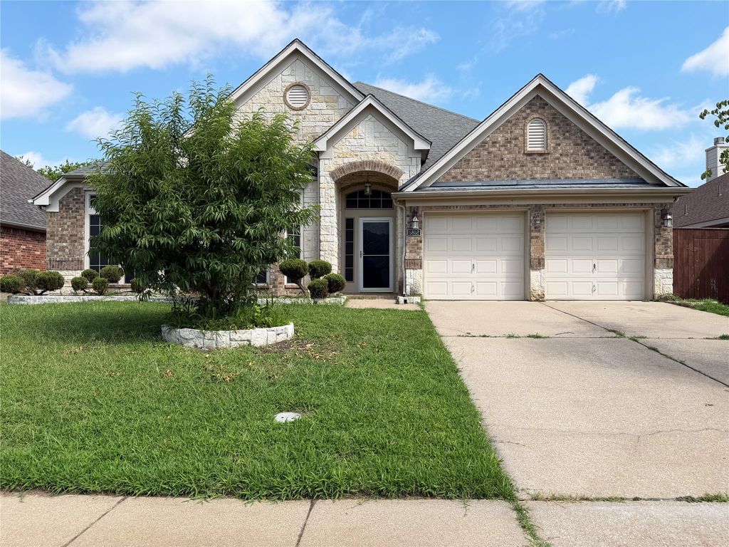 5852 Windy Meadow Lane, Grand Prairie, TX 75052