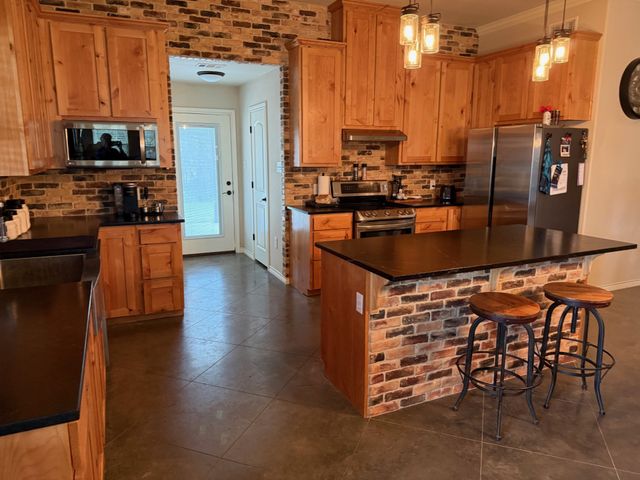 15542 Gholson Road, Waco, TX 76705