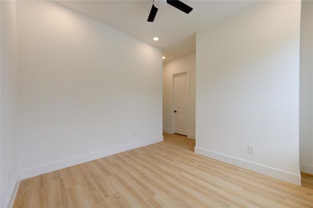 4029 Knoxville Street B, Houston, TX 77051