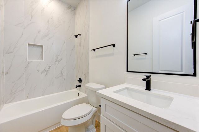 4029 Knoxville Street B, Houston, TX 77051