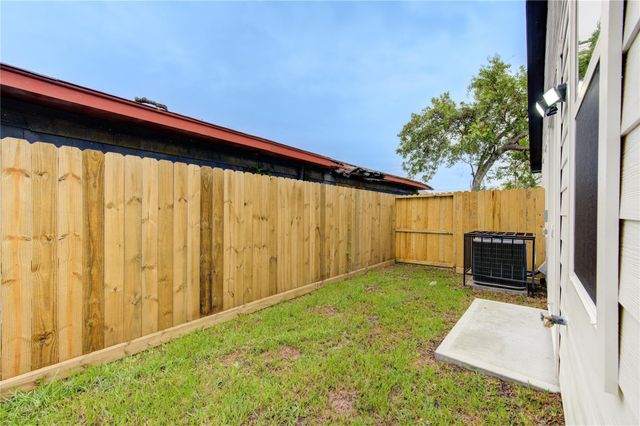 4029 Knoxville Street B, Houston, TX 77051