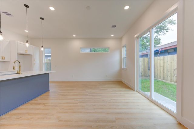 4029 Knoxville Street B, Houston, TX 77051