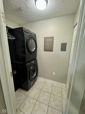 8720 Yardley Court 202, Indianapolis, IN 46268