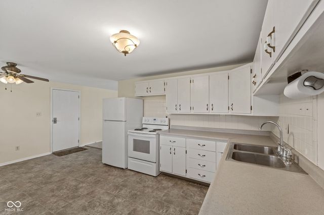 630 Lawndale Drive, Greenwood, IN 46142