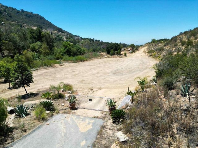 5589 Rainbow Creek Road, Fallbrook, CA 92028