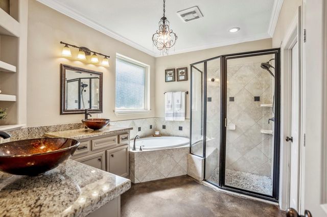 90 Victoria Drive W, Montgomery, TX 77356