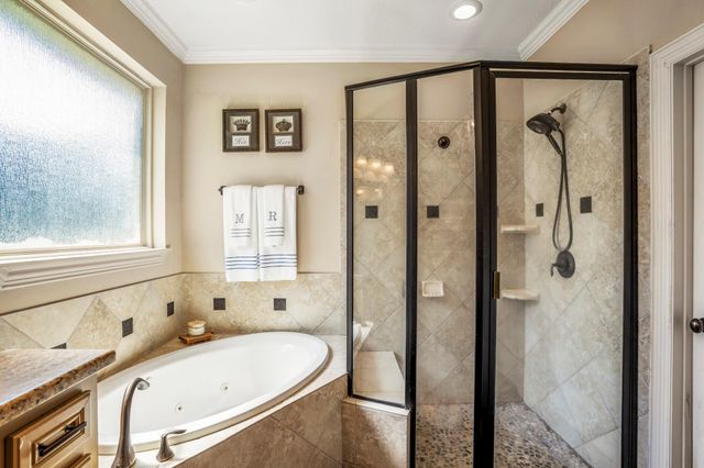 90 Victoria Drive W, Montgomery, TX 77356