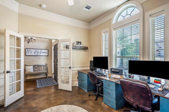 90 Victoria Drive W, Montgomery, TX 77356