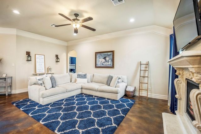 90 Victoria Drive W, Montgomery, TX 77356