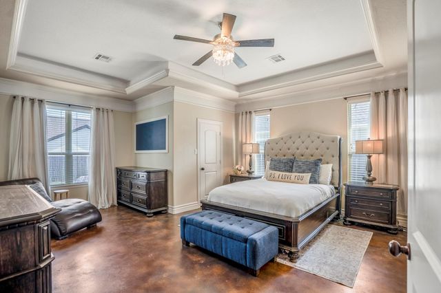 90 Victoria Drive W, Montgomery, TX 77356