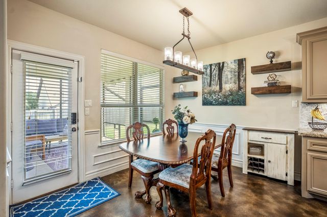 90 Victoria Drive W, Montgomery, TX 77356