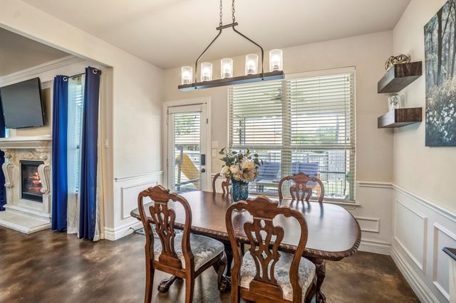 90 Victoria Drive W, Montgomery, TX 77356