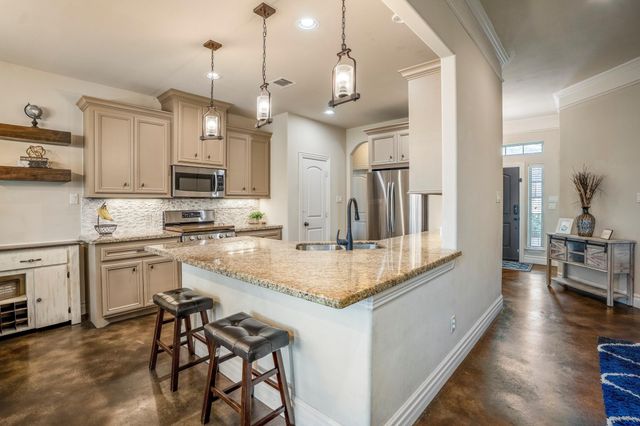 90 Victoria Drive W, Montgomery, TX 77356