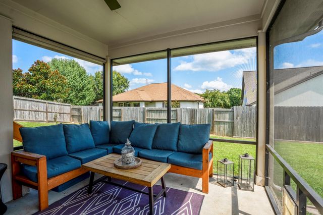 90 Victoria Drive W, Montgomery, TX 77356