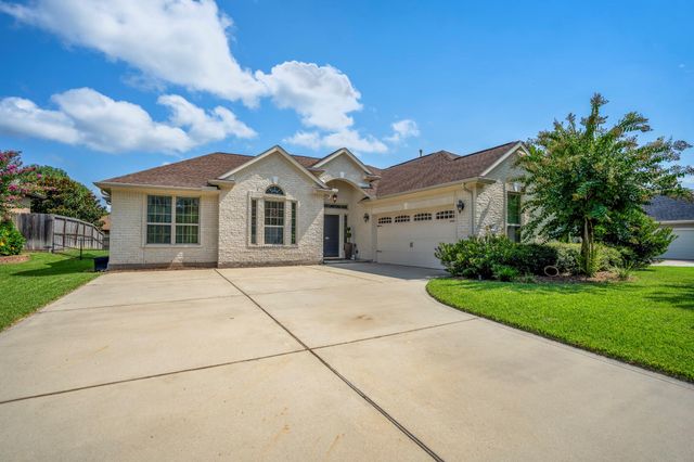90 Victoria Drive W, Montgomery, TX 77356