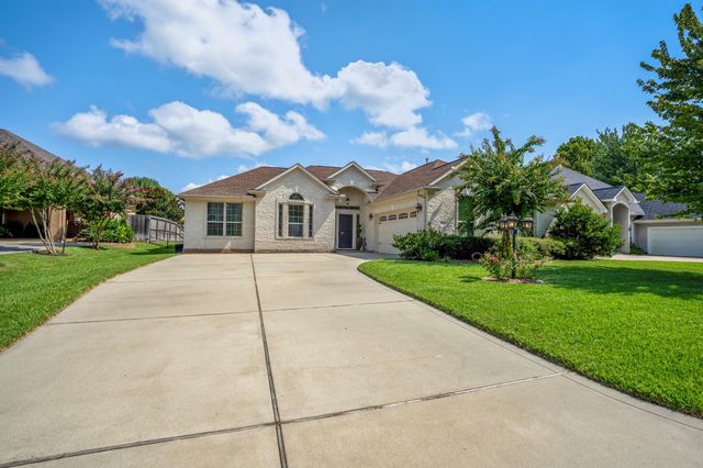 90 Victoria Drive W, Montgomery, TX 77356