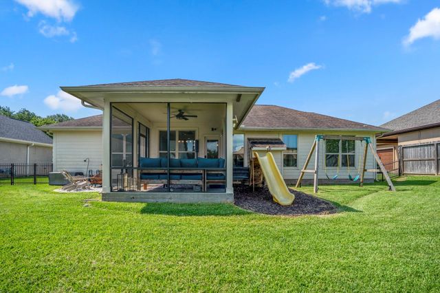 90 Victoria Drive W, Montgomery, TX 77356