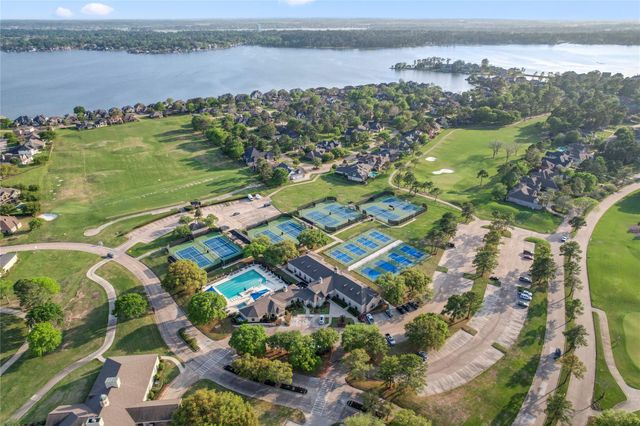 90 Victoria Drive W, Montgomery, TX 77356