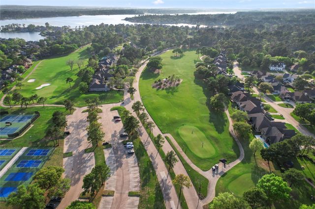 90 Victoria Drive W, Montgomery, TX 77356