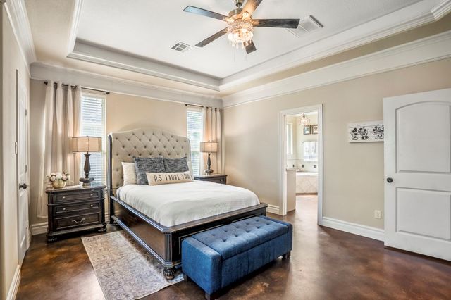 90 Victoria Drive W, Montgomery, TX 77356