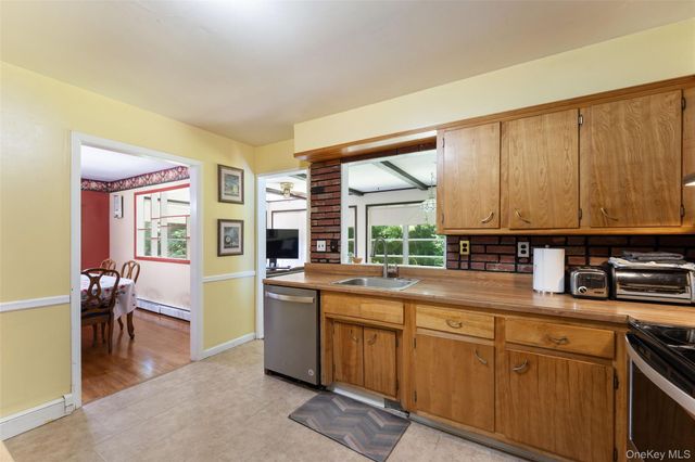 182 Geymer Drive, Mahopac, NY 10541
