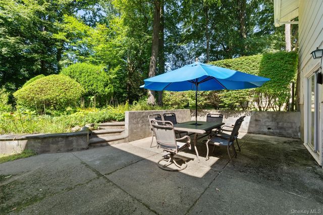 182 Geymer Drive, Mahopac, NY 10541