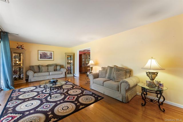 182 Geymer Drive, Mahopac, NY 10541