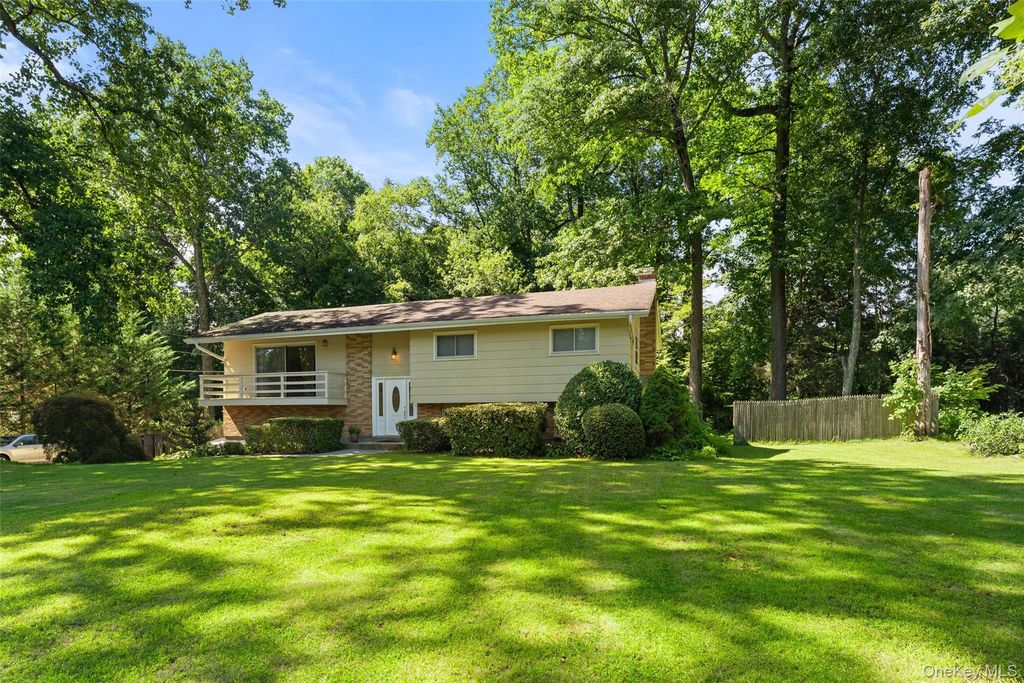 182 Geymer Drive, Mahopac, NY 10541 — photo 2